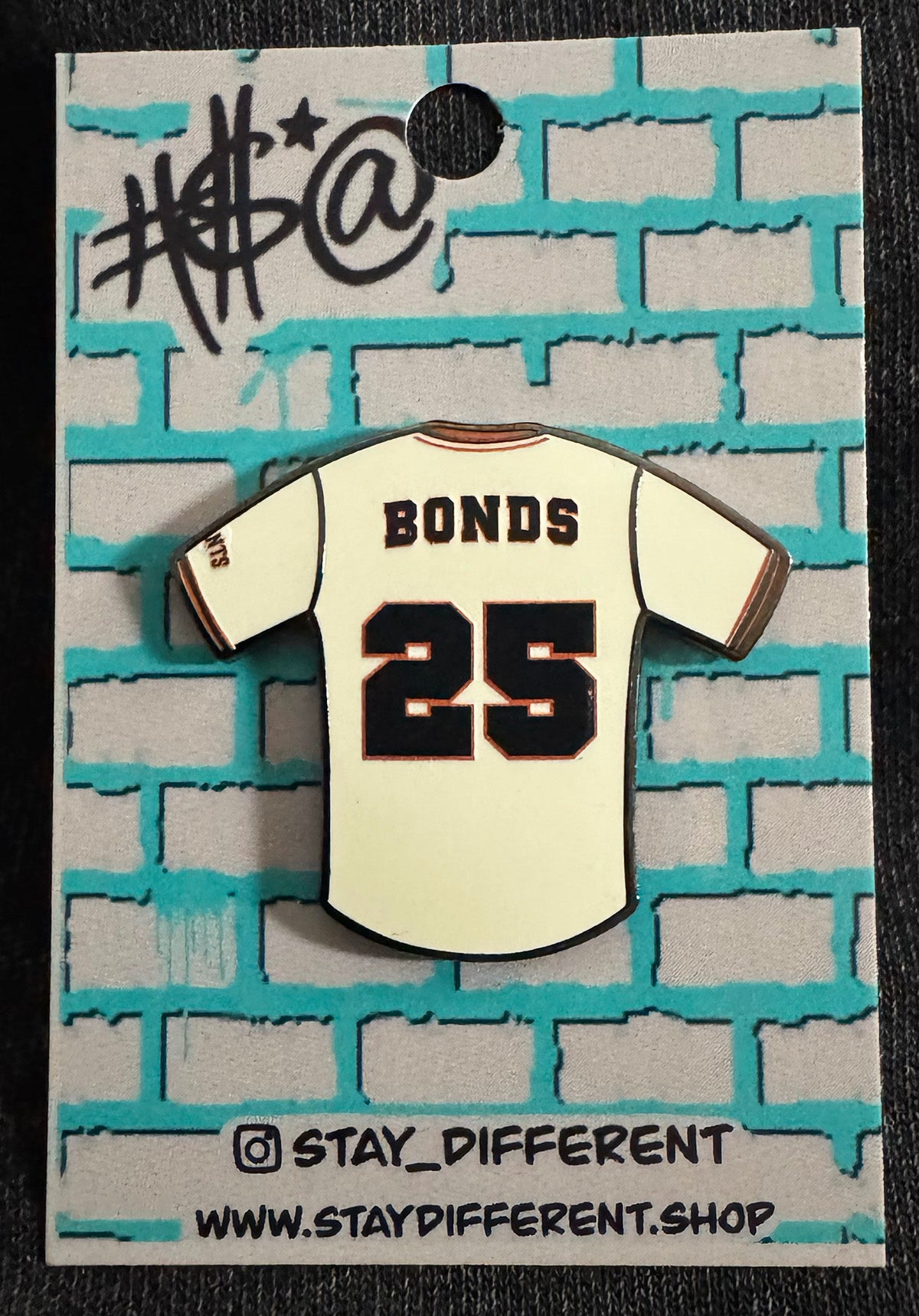 Barry Bonds Jersey Pin